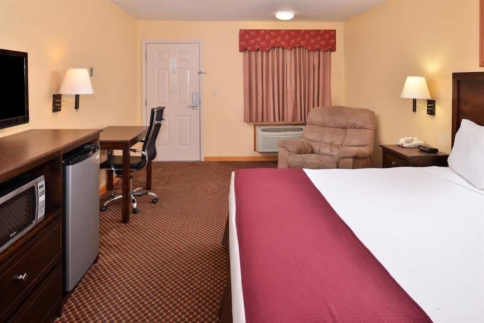 Americas Best Value Inn Bryant Exterior photo