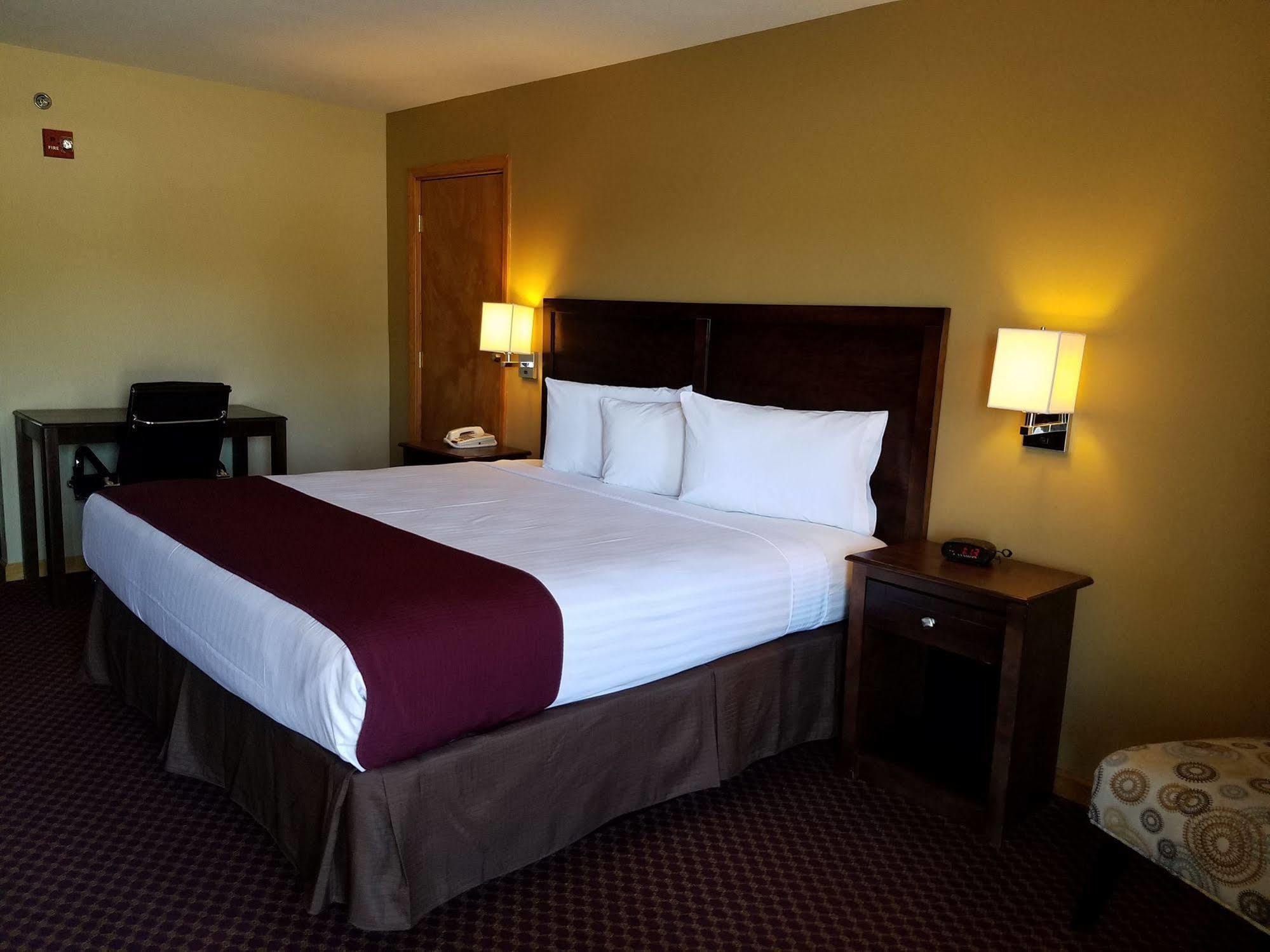 Americas Best Value Inn Bryant Exterior photo