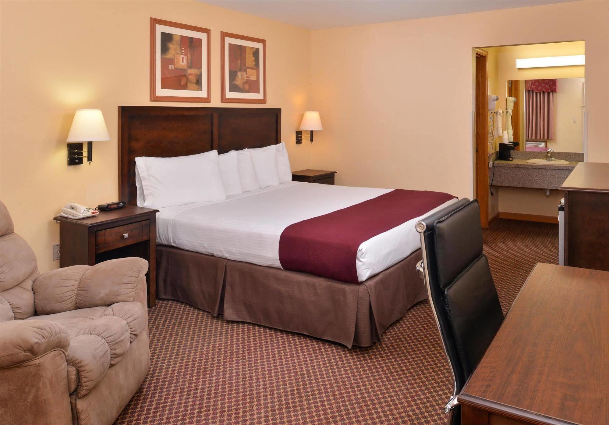 Americas Best Value Inn Bryant Exterior photo