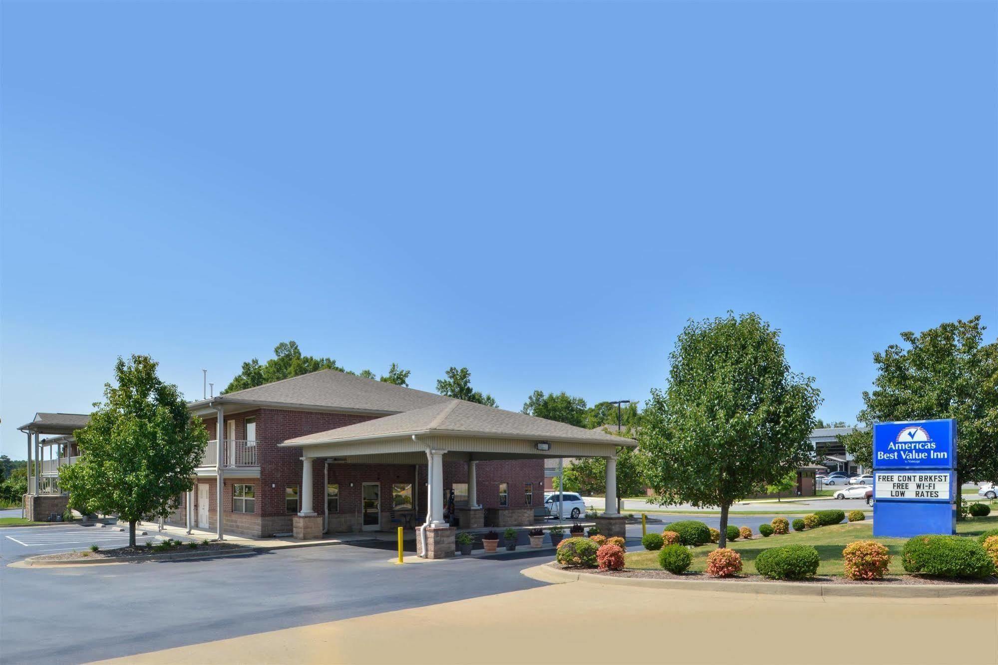 Americas Best Value Inn Bryant Exterior photo